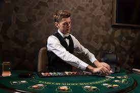 Riwayat permainan dan statistik hasil di Lightning Baccarat